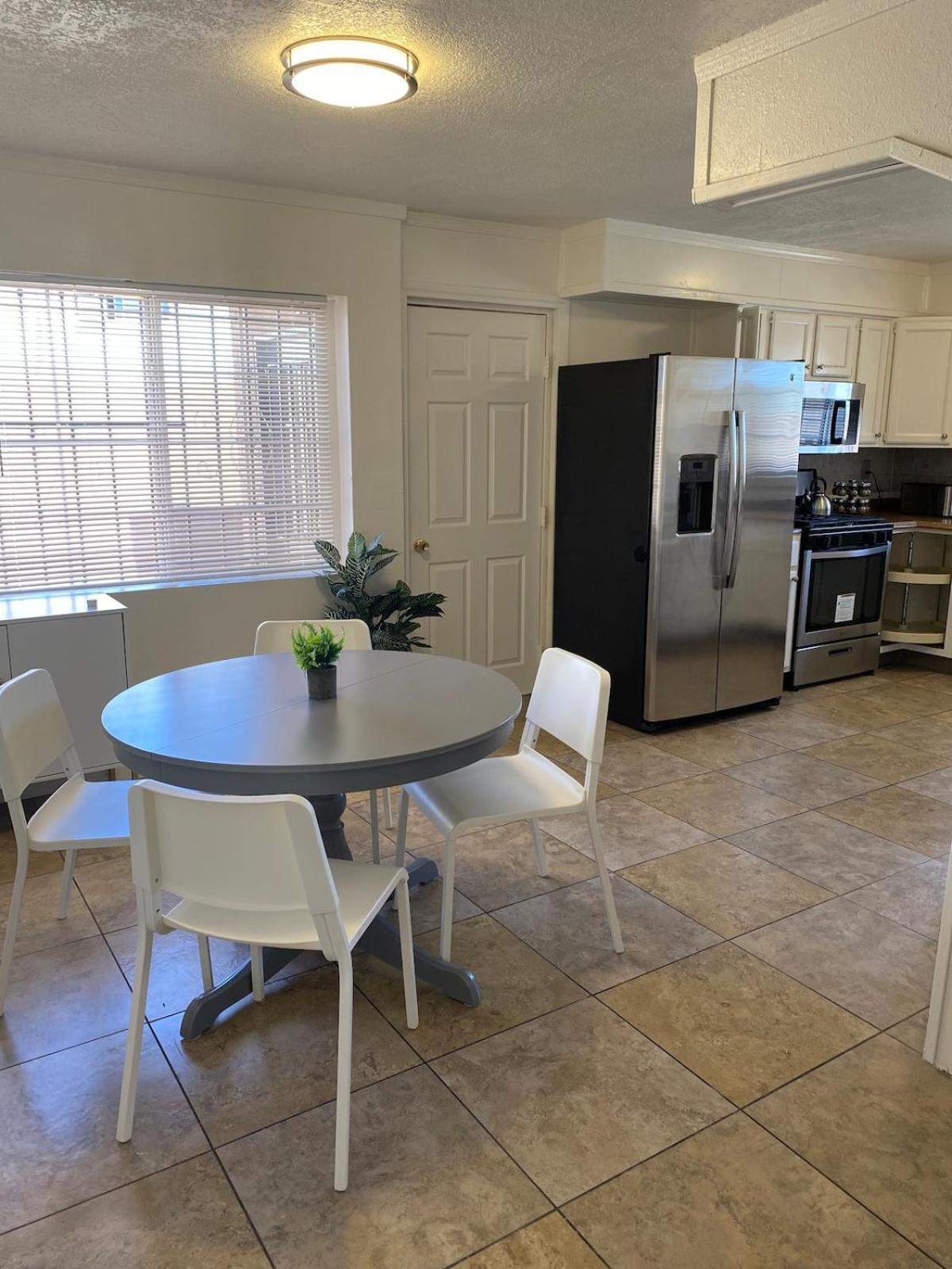Vegas Oasis- Modern Getaway 5 Mins From Strip * Las Vegas