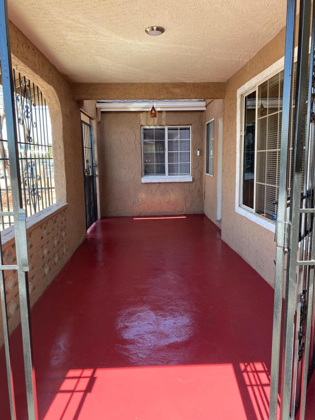 Vegas Oasis- Modern Getaway 5 Mins From Strip Holiday home