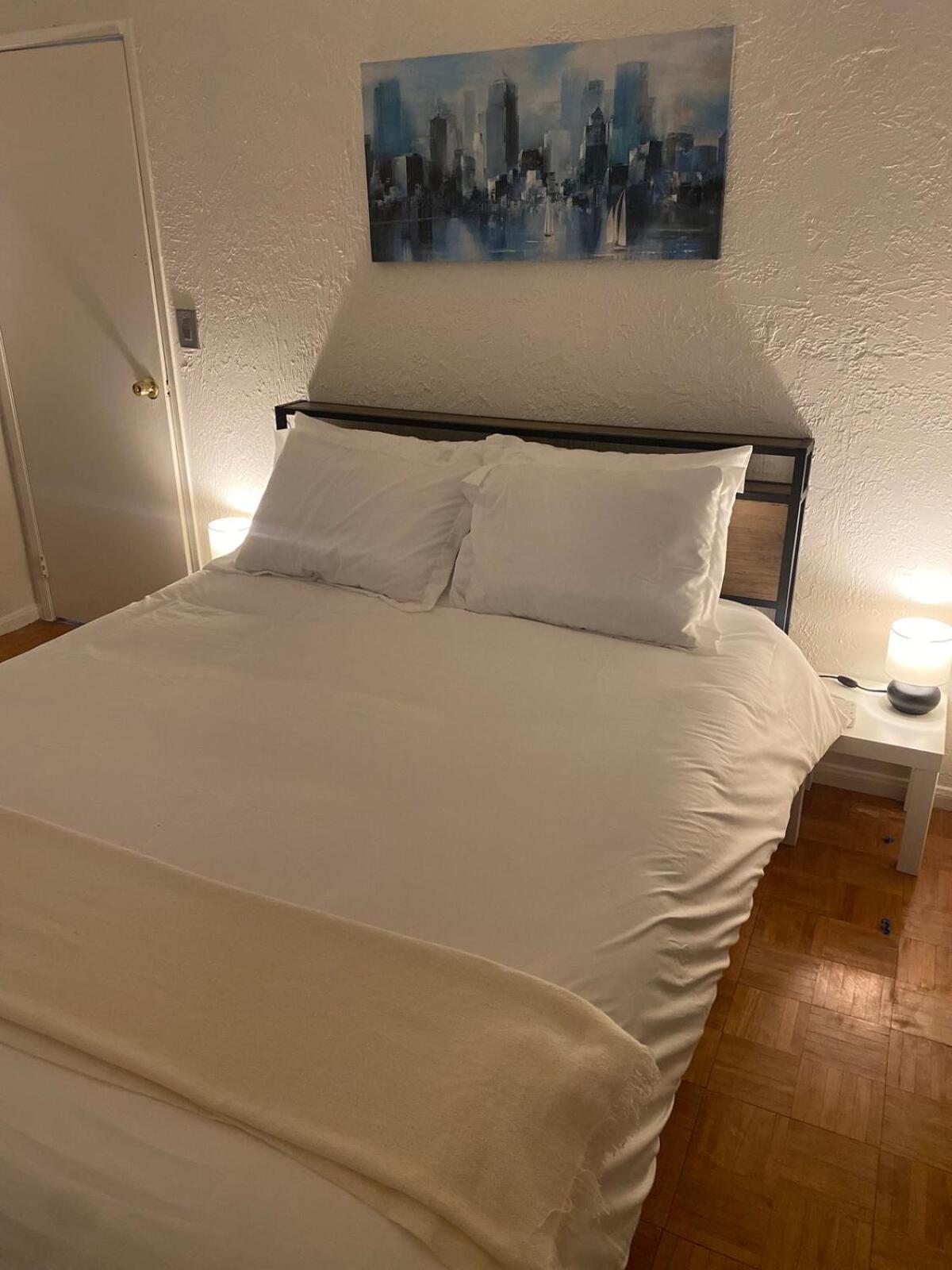 Holiday home Vegas Oasis- Modern Getaway 5 Mins From Strip *
