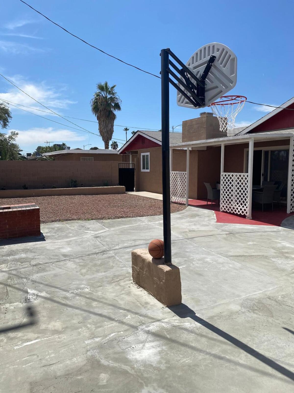 Vegas Oasis- Modern Getaway 5 Mins From Strip Casa de férias Las Vegas