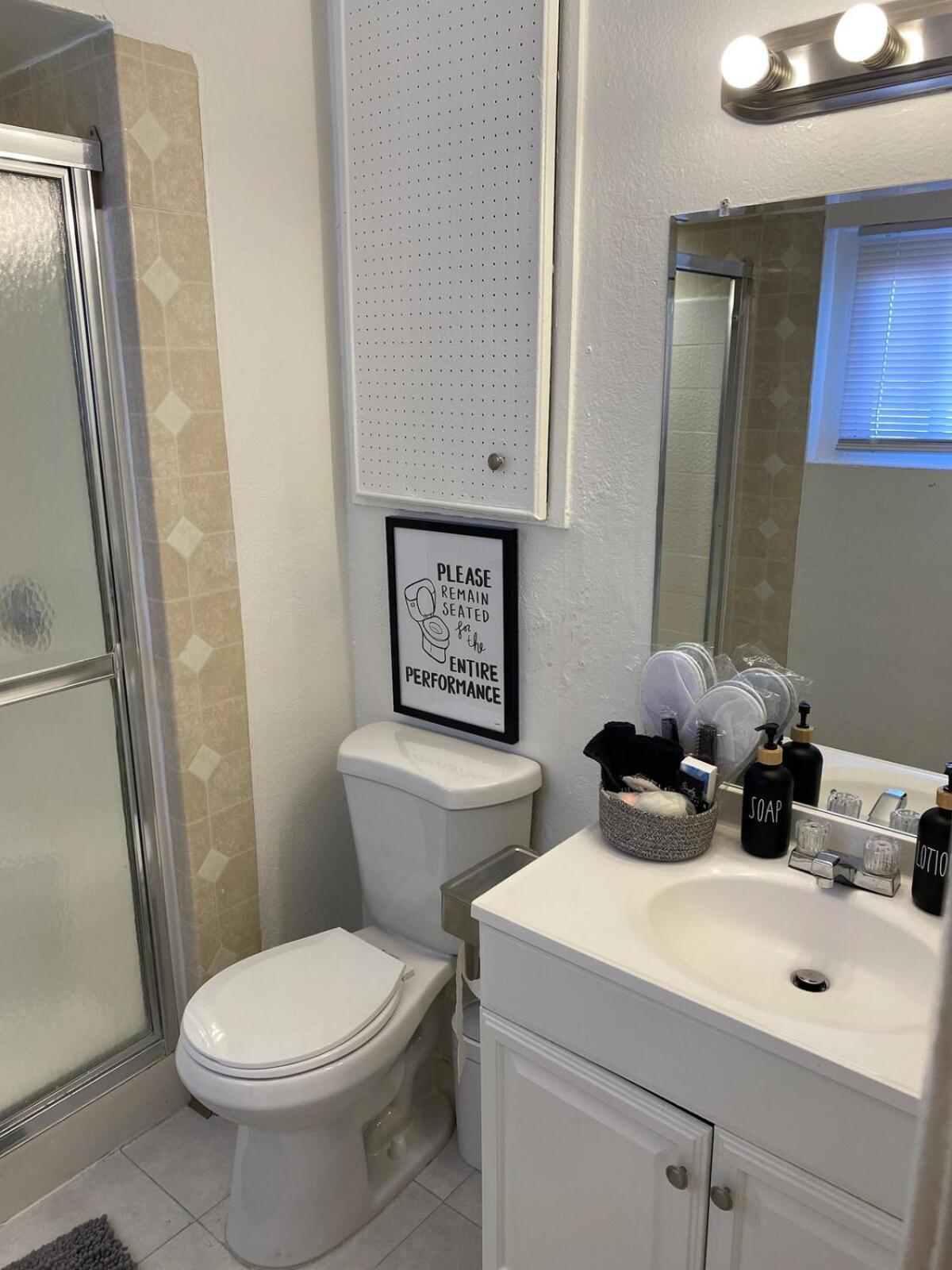 Vegas Oasis- Modern Getaway 5 Mins From Strip Casa de férias Las Vegas